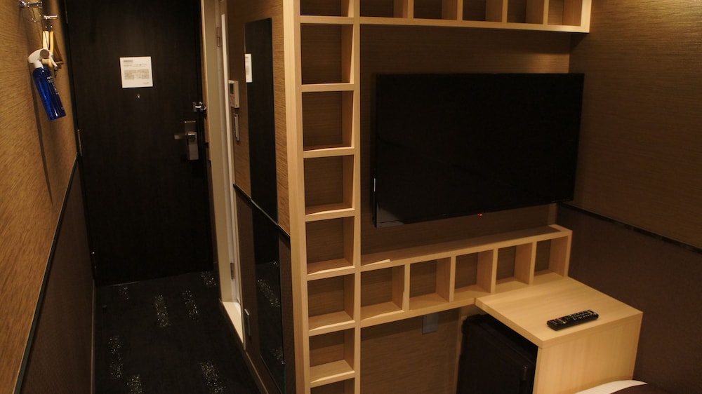 Semi Double Room (With a Bathtub) photo 2