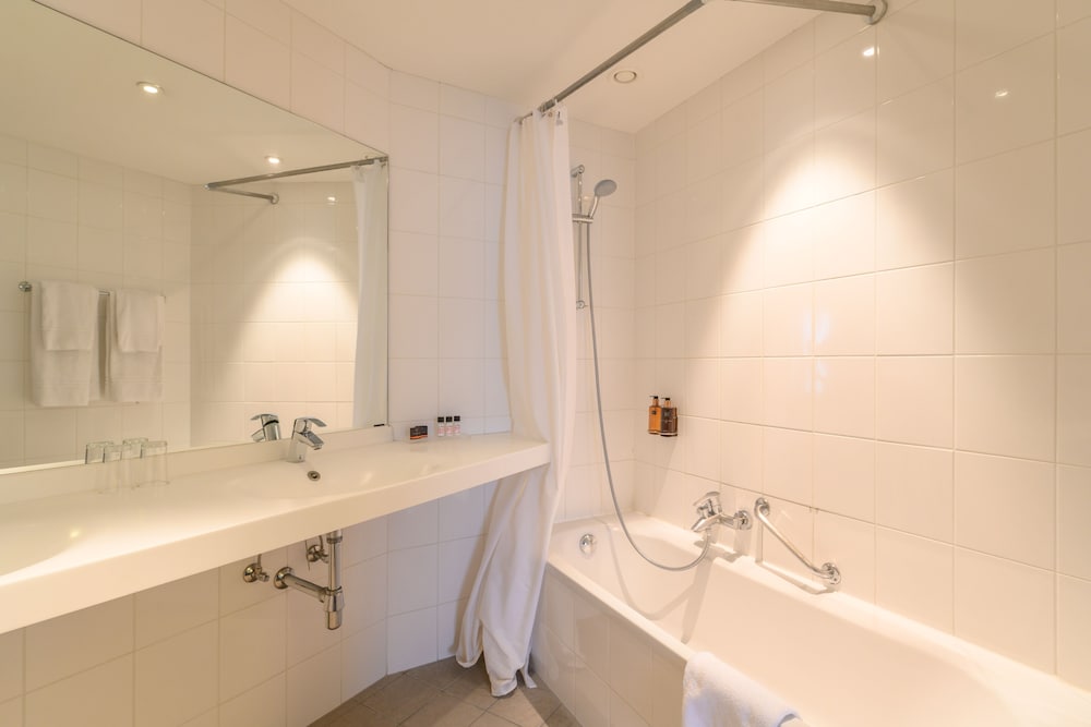 Premium Double Room, 1 King Bed - Photo 6