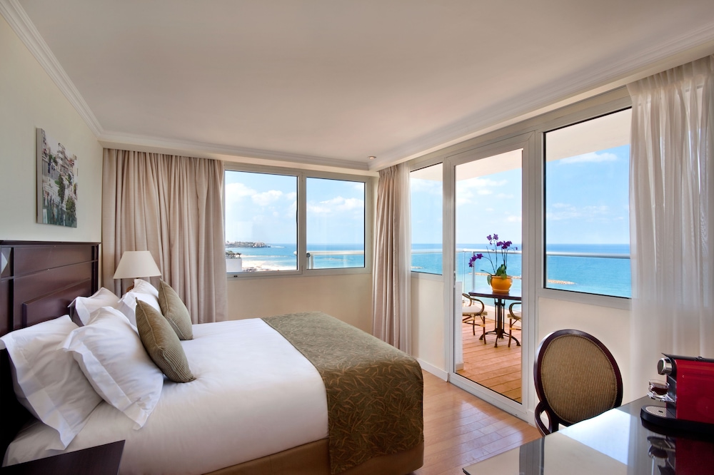 Deluxe Room - Photo 1