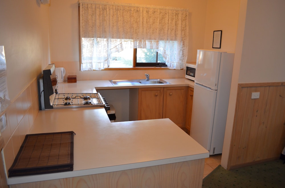 Two Bedroom Luxury Self Contained Lodge photo 2