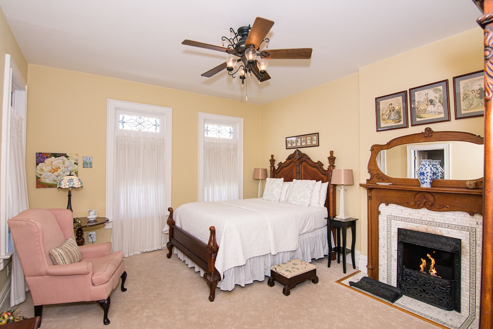 Signature Room, 1 Queen Bed, Ensuite (Queen ) photo 1