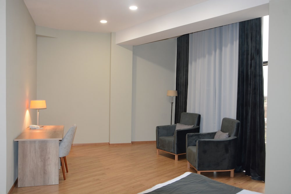 Standard Double Room, City View photo 2