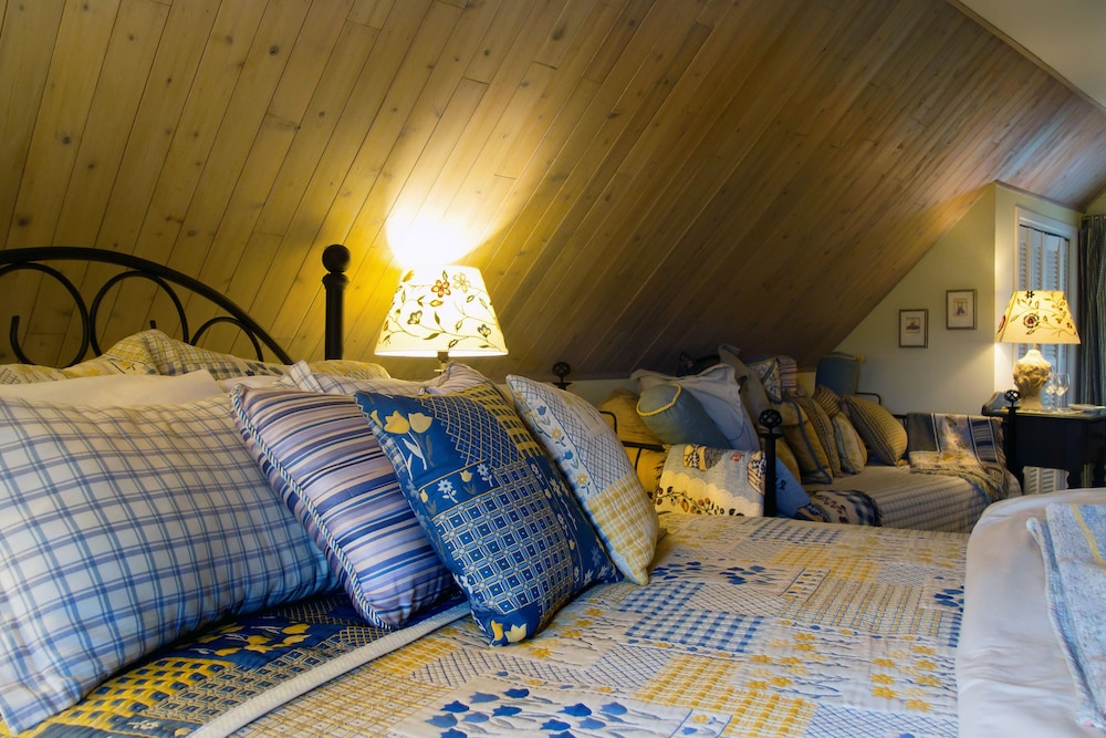 Classic Room, 1 Queen Bed photo 3