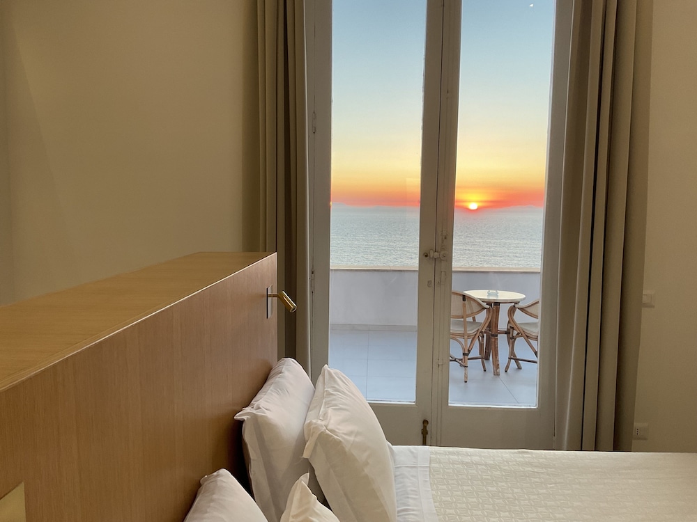 Deluxe Double Room, Balcony photo 3