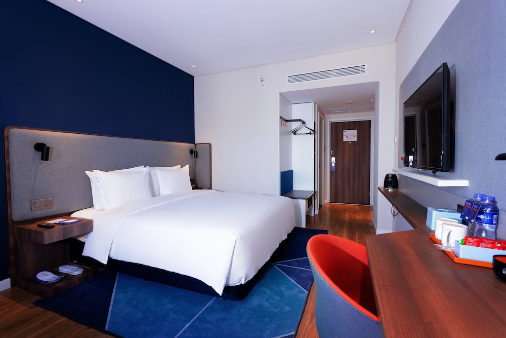 Standard Room, 1 King Bed