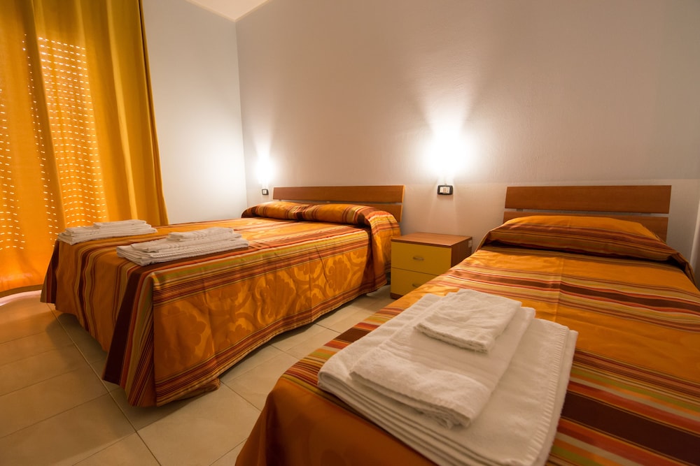 Family Triple Room (2 adults + 1 child) photo 2