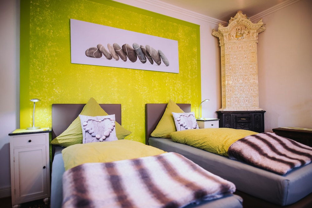 Comfort Apartment, 4 Bedrooms, 2 Bathrooms, Garden Area photo 2