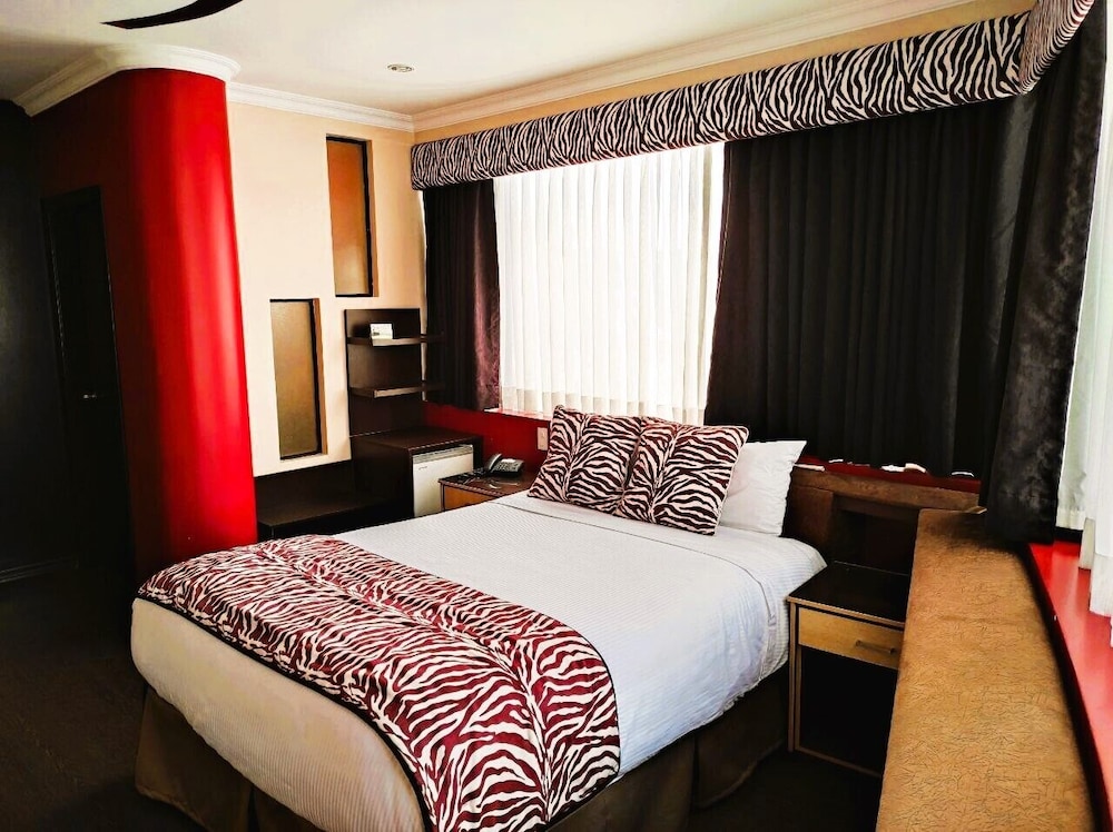 Honeymoon Room photo 3