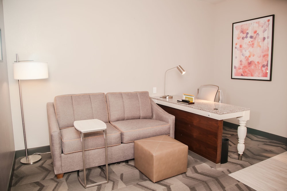 Junior Suite, 1 King Bed, Accessible, Non Smoking (hearing acc)