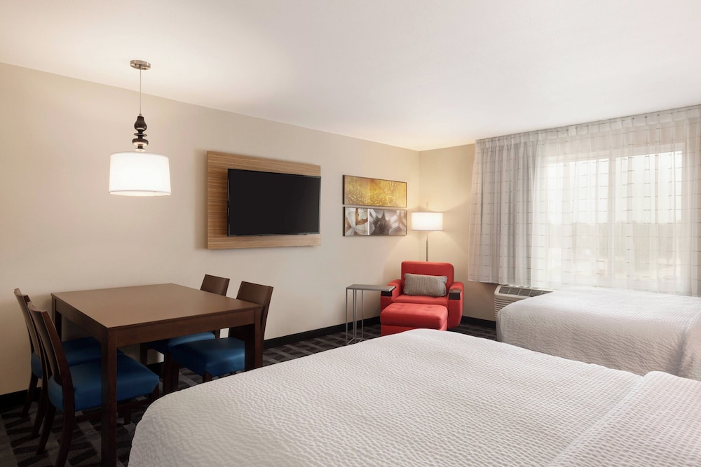 Studio, 2 Queen Beds (Mobility/Hearing Accessible, Tub) photo 3
