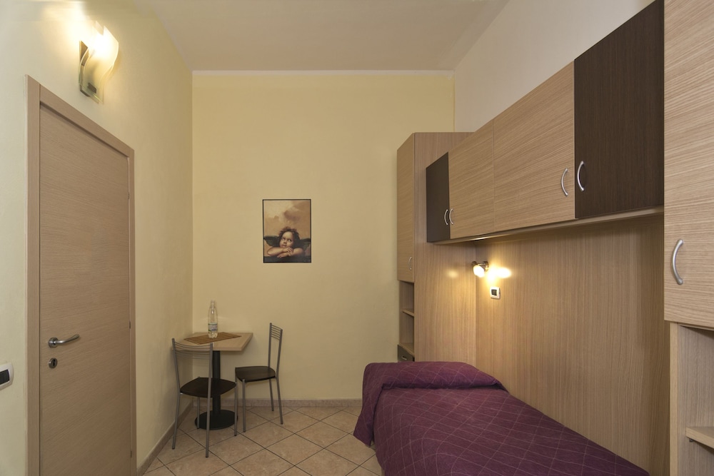 Single Room photo 3