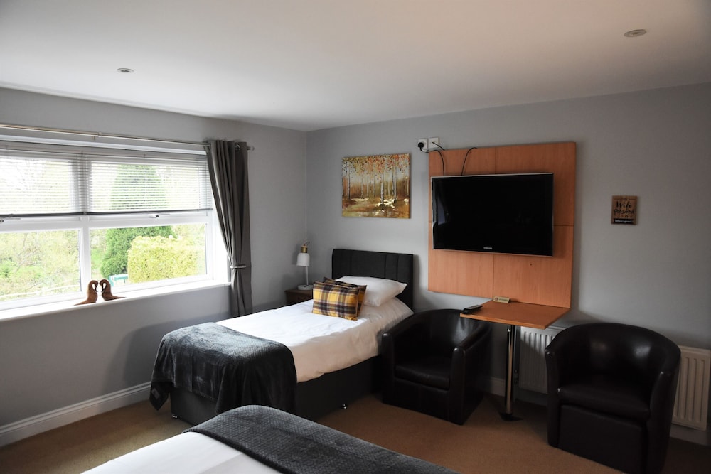 Double Room, Ensuite (King Bed & Single Bed) photo 3