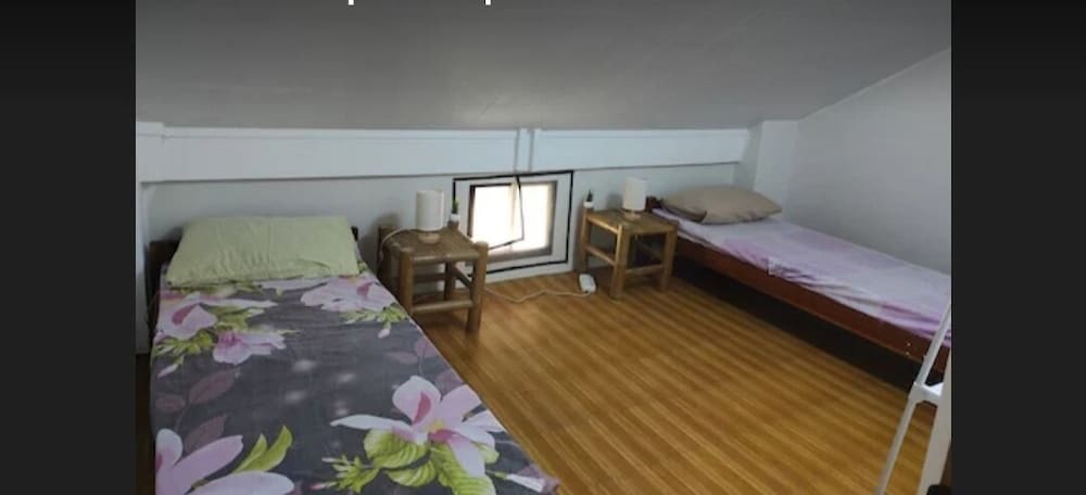 Economy Twin Room photo 3