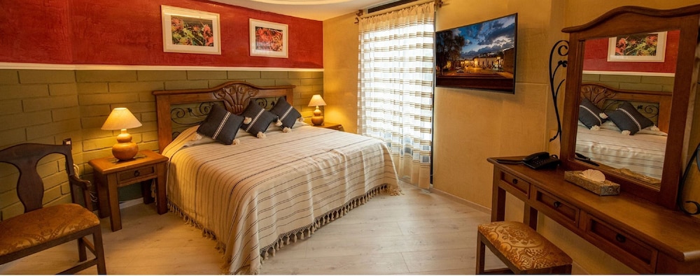 Junior Double Room, 1 King Bed photo 1