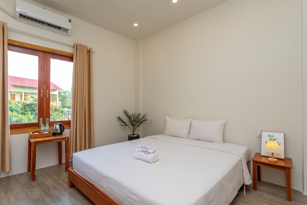 Superior Double Room, 1 King Bed, Garden View photo 1