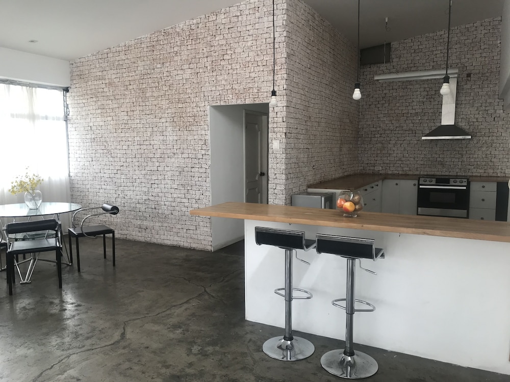 Business Suite, 2 Bedrooms, Kitchenette, Tower photo 2