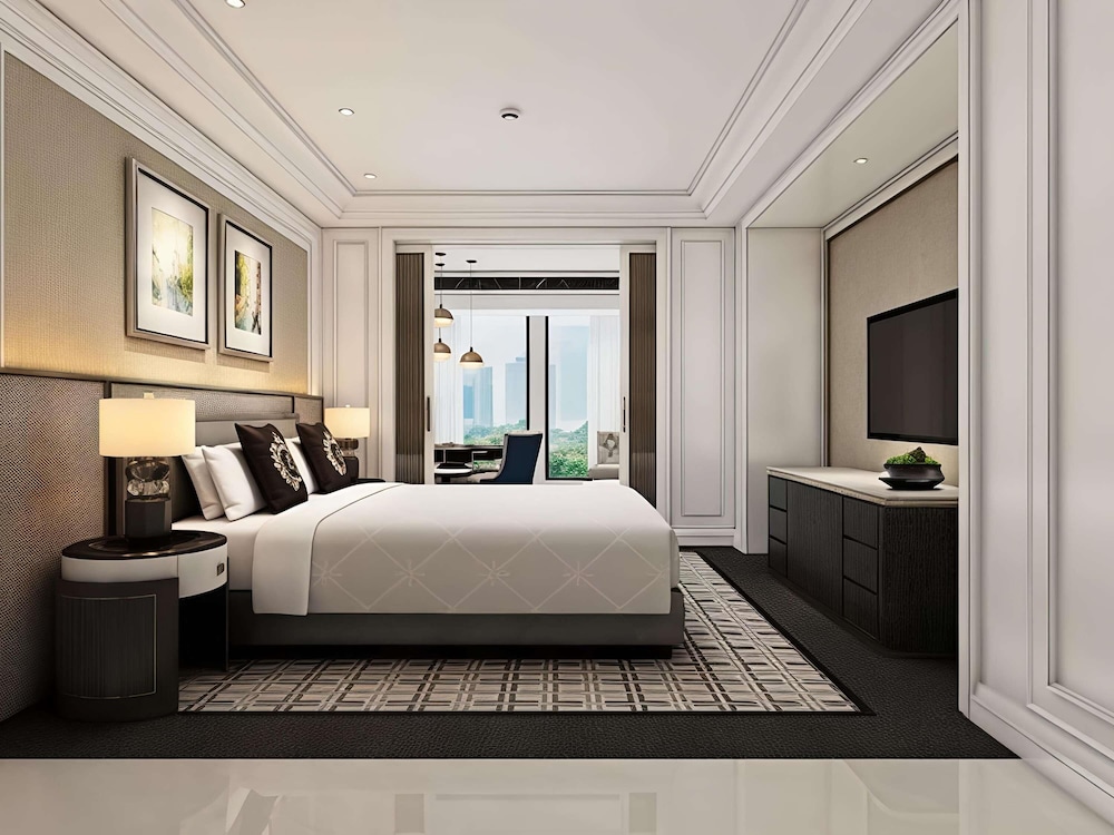 Premium Deluxe Room, 1 King Size Bed, 1 Chess Table, High Floor - Photo 1