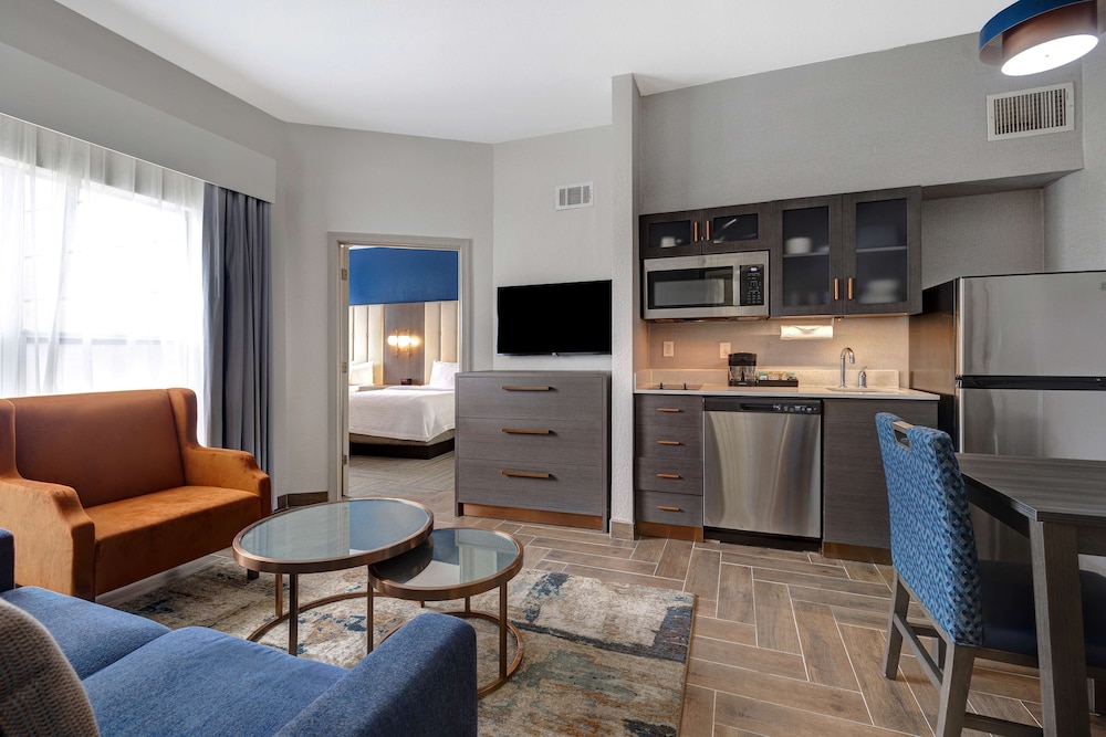 Suite, Accessible, Non Smoking - Photo 11