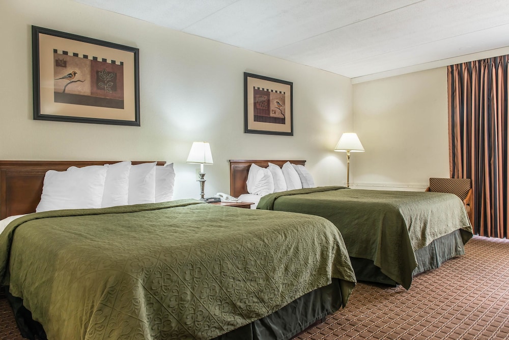 Standard Room, 2 Queen Beds, Non Smoking - Photo 3