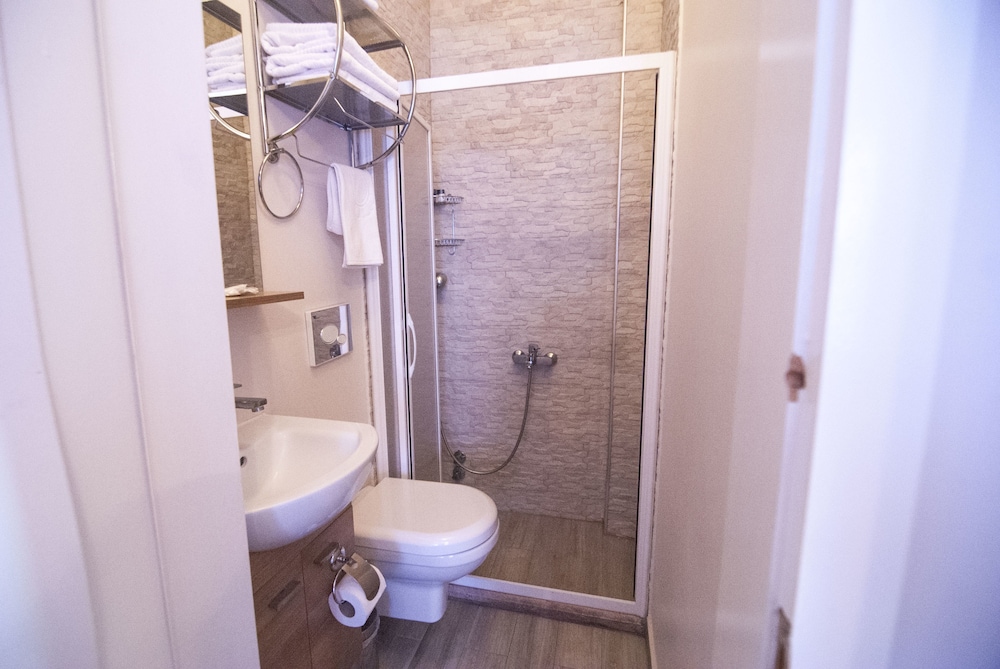 Standard Quadruple Room photo 2