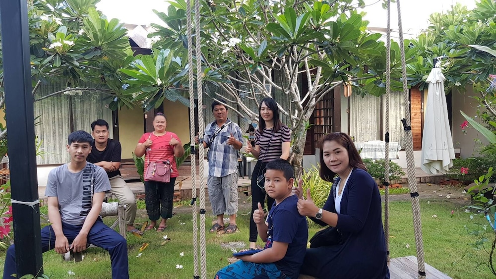 Family for 4 photo 2