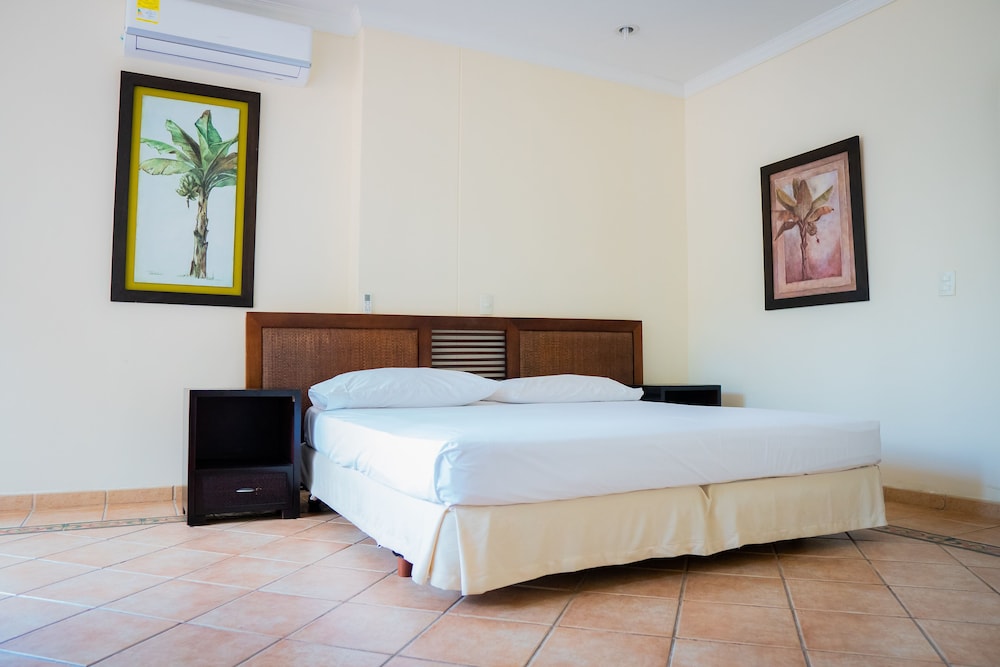 Family Suite, 3 Bedrooms, Non Smoking photo 1