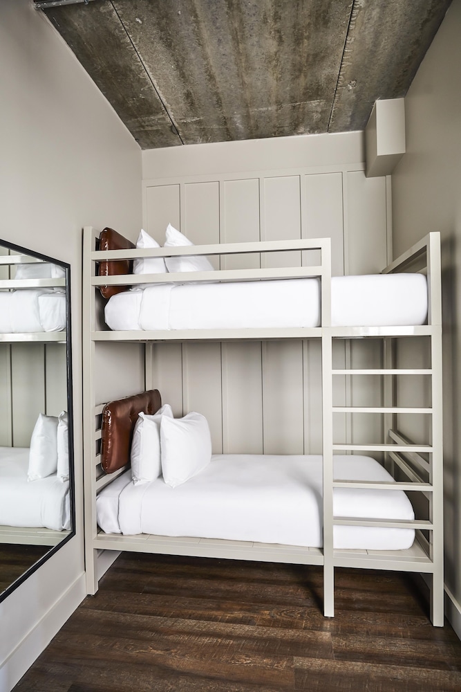 Room (One Twin Bunk Bed) photo 1