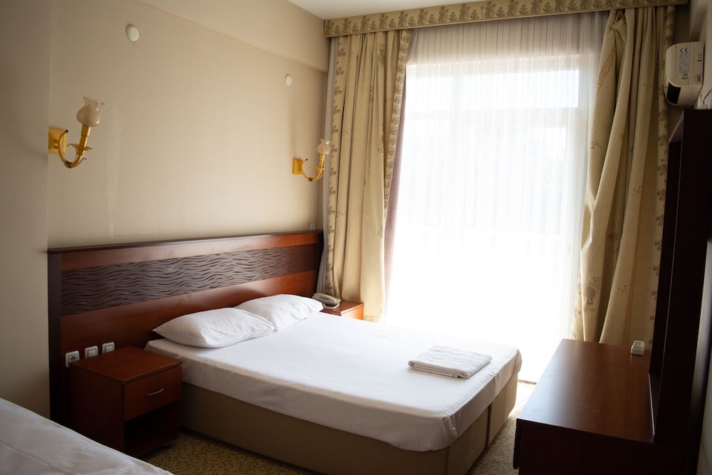 Standard Double Room, Garden View