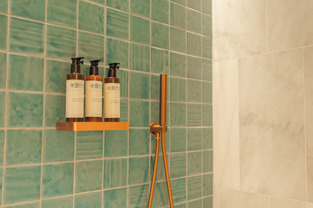 Room, Connecting Rooms (Always ME)