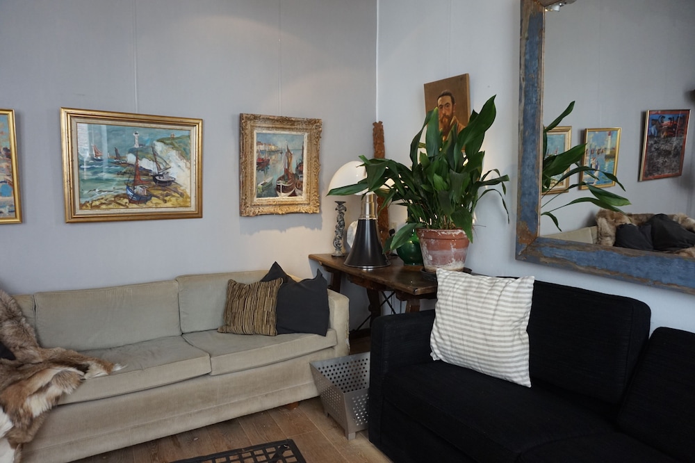 Executive House photo 2