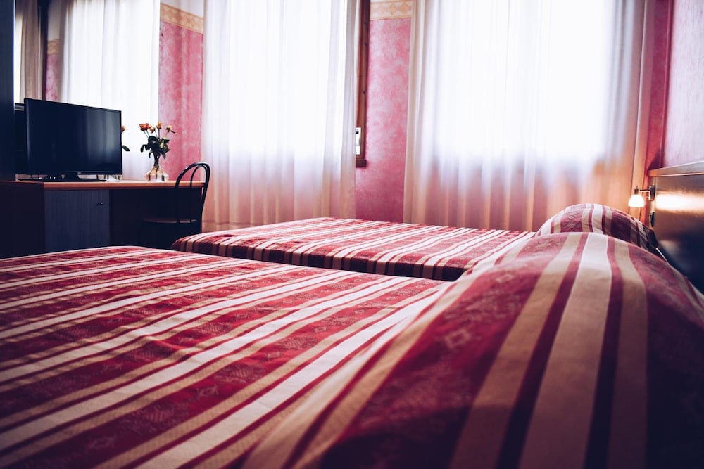 Triple Room - Photo 2