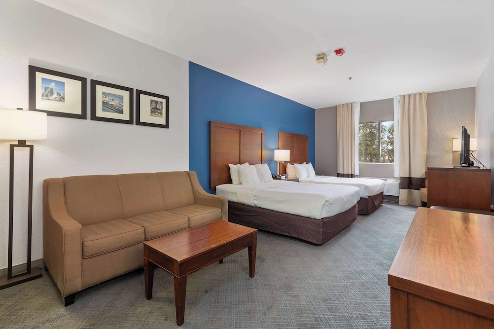 Suite, Multiple Beds, Accessible, Non Smoking - Photo 1