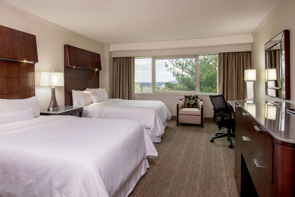 Deluxe Room, 2 Double Beds (Mobility Accessible, Roll-In Shower) - Photo 1