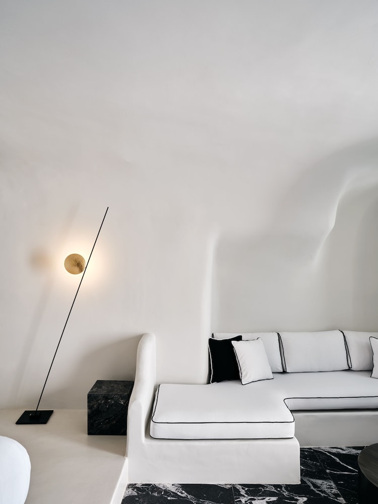 Grand Villa - Photo 1
