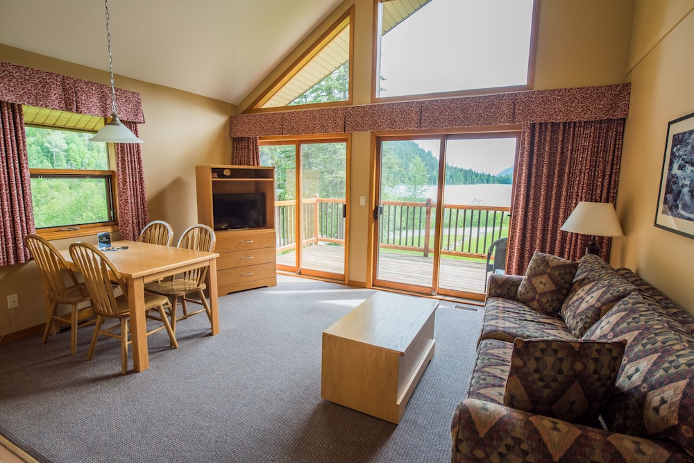 One-Bedroom Alpine Chalet photo 2