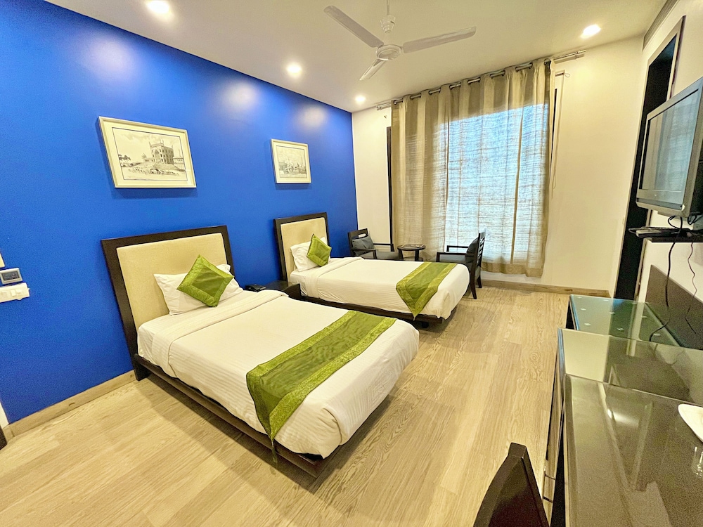 Premium Double or Twin Room - Photo 16