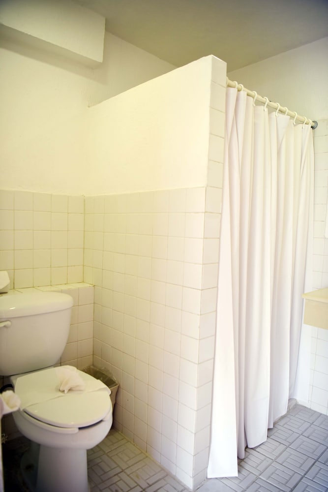 Suite - Photo 8