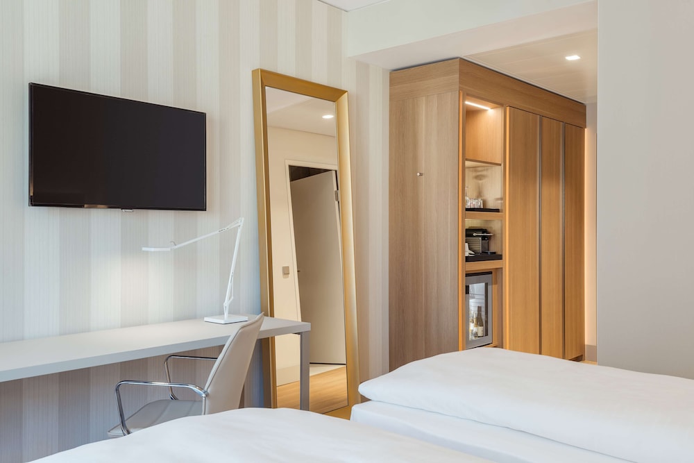 Standard Room (View, Extra Bed 3 adults) thumbnail 5