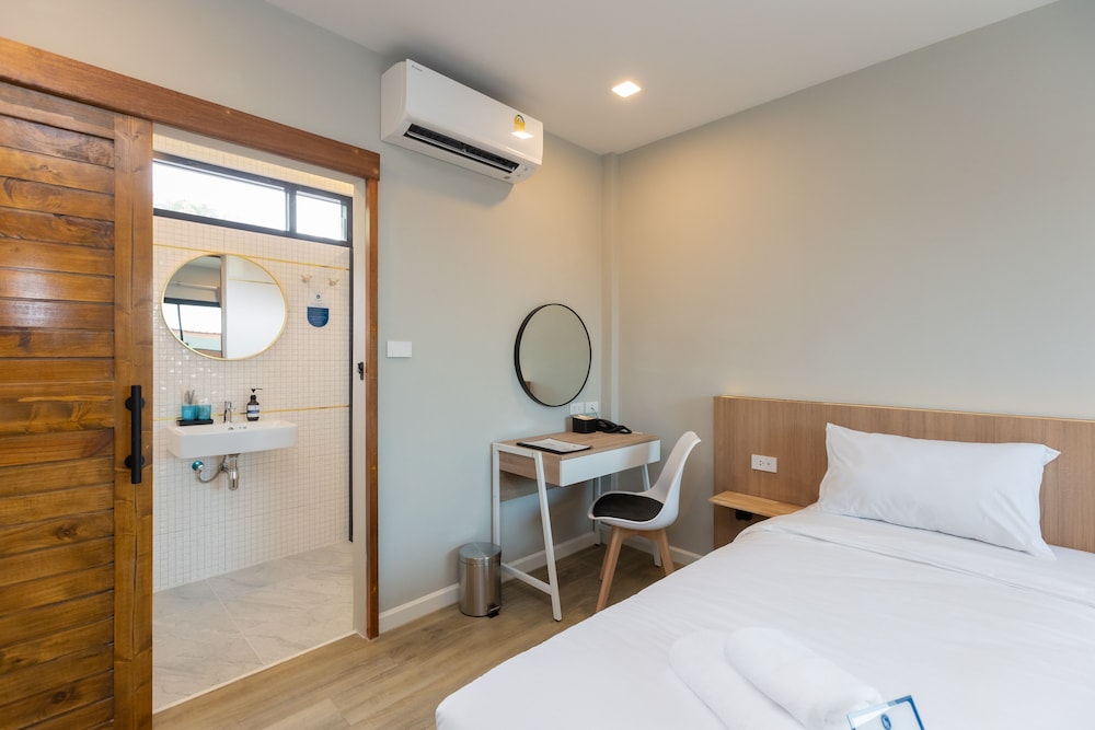Standard Twin Room - Photo 4