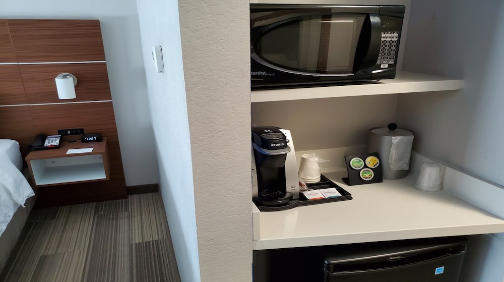 Holiday Inn Express & Suites Moore by IHG, Billede 16