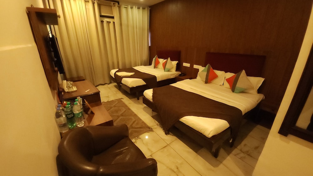 Grand Quadruple Room photo 3