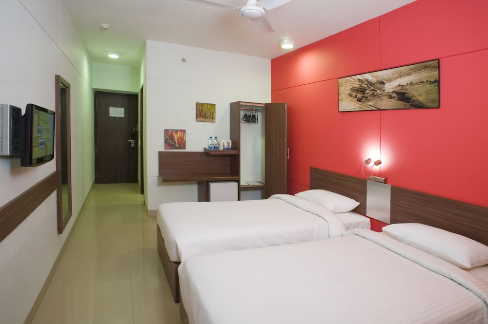 Twin Room - Photo 6