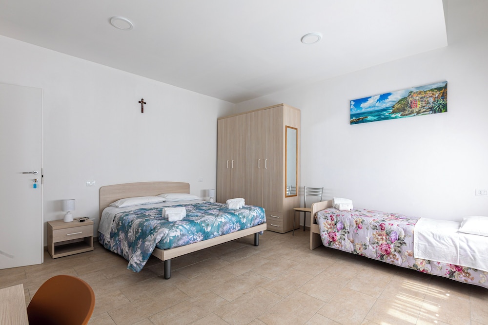 Triple Room, Courtyard View
