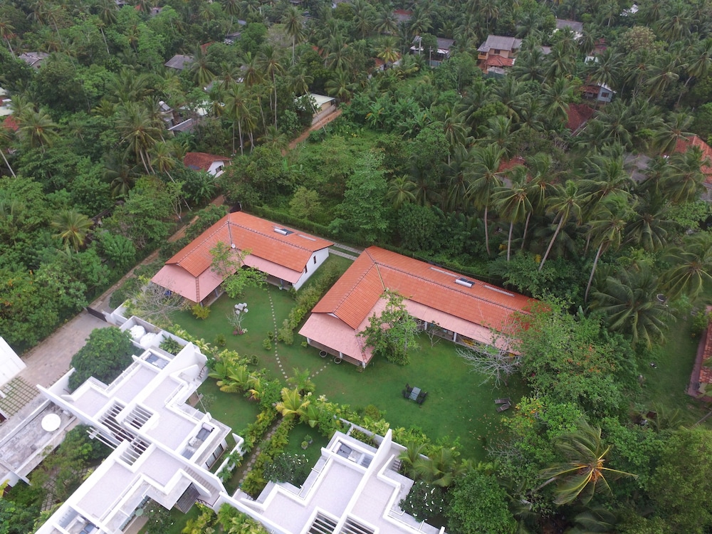 Cove Residences photo 1