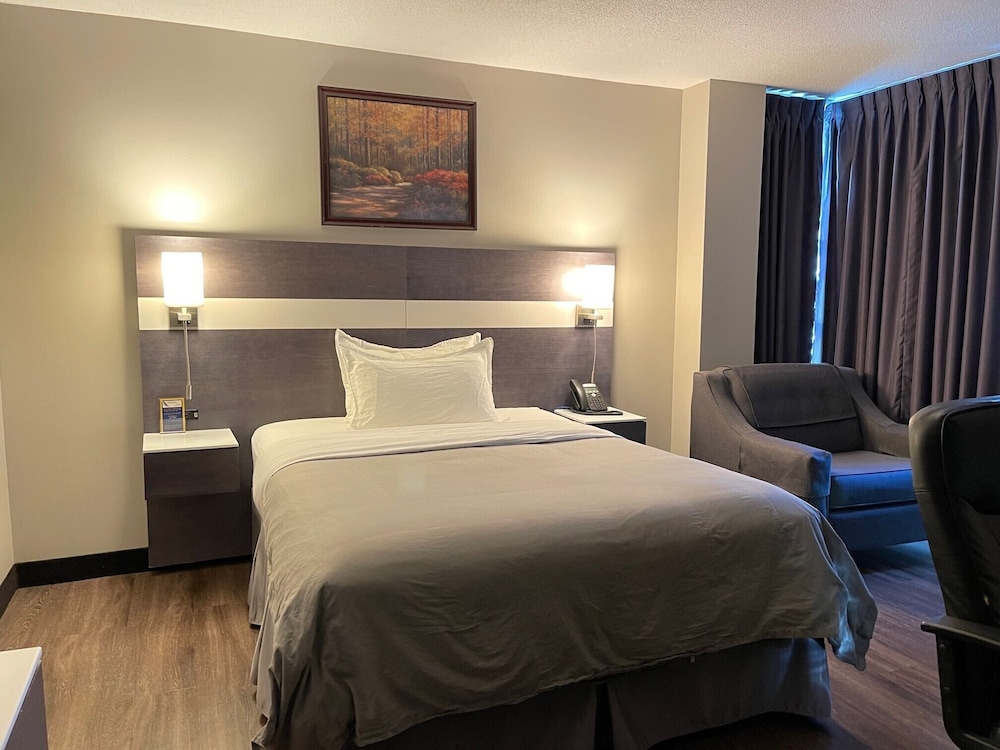 Suite, 1 Queen Bed, Non Smoking, Jetted Tub photo 1