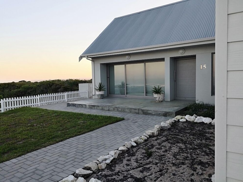 House, 3 Bedrooms photo 3