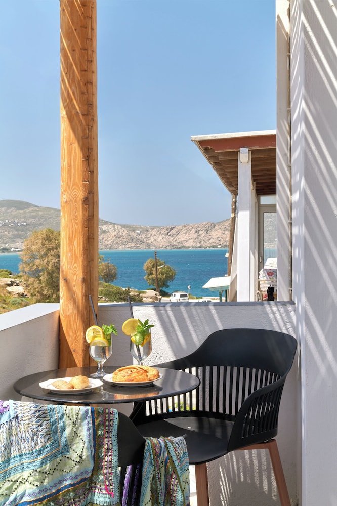 Deluxe Double Room, 1 Bedroom, Partial Sea View - Photo 2