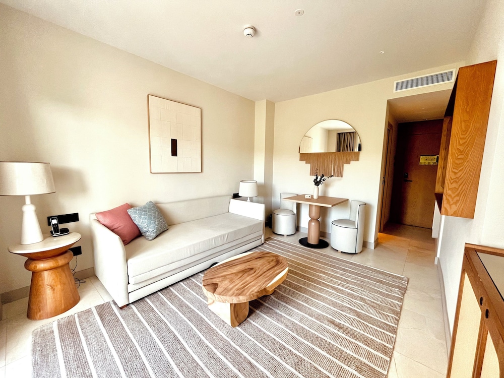 Studio Suite (Signature Level) - Club Access Included photo 3