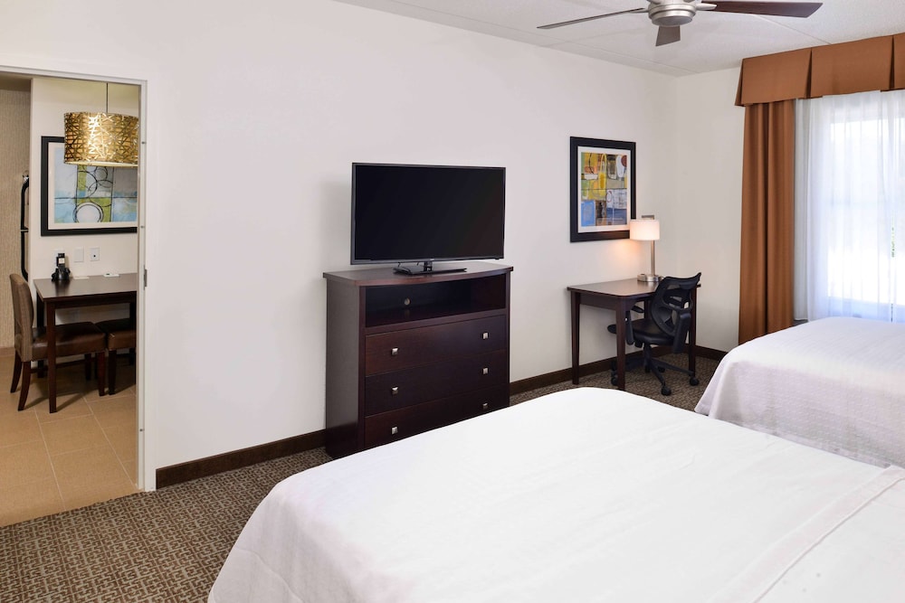 Suite, 1 King Bed with Sofa bed, Accessible photo 3