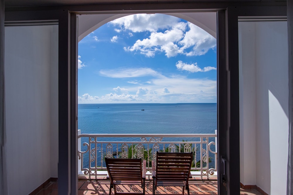 Deluxe Double or Twin Room, Ocean View - Photo 5